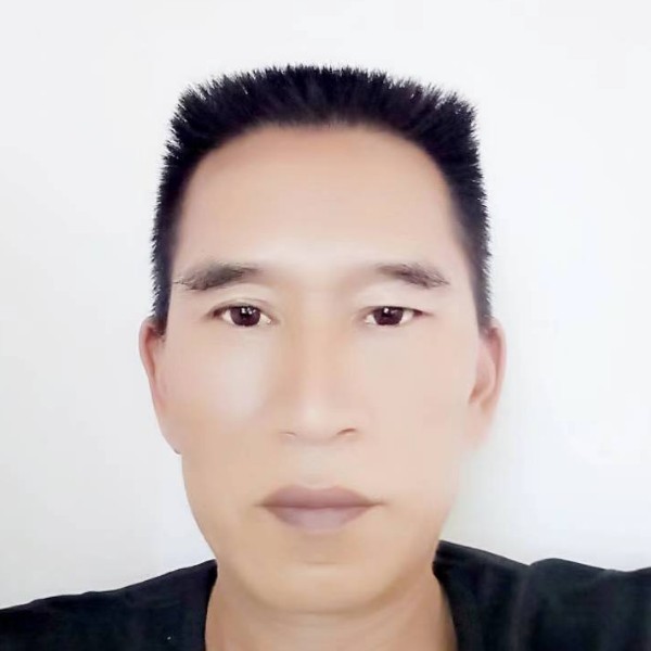 敏感爱白开水的照片