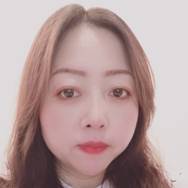 菠萝笑清秀的照片