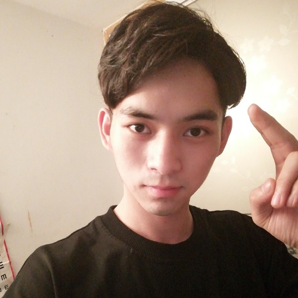 腼腆男孩3的照片