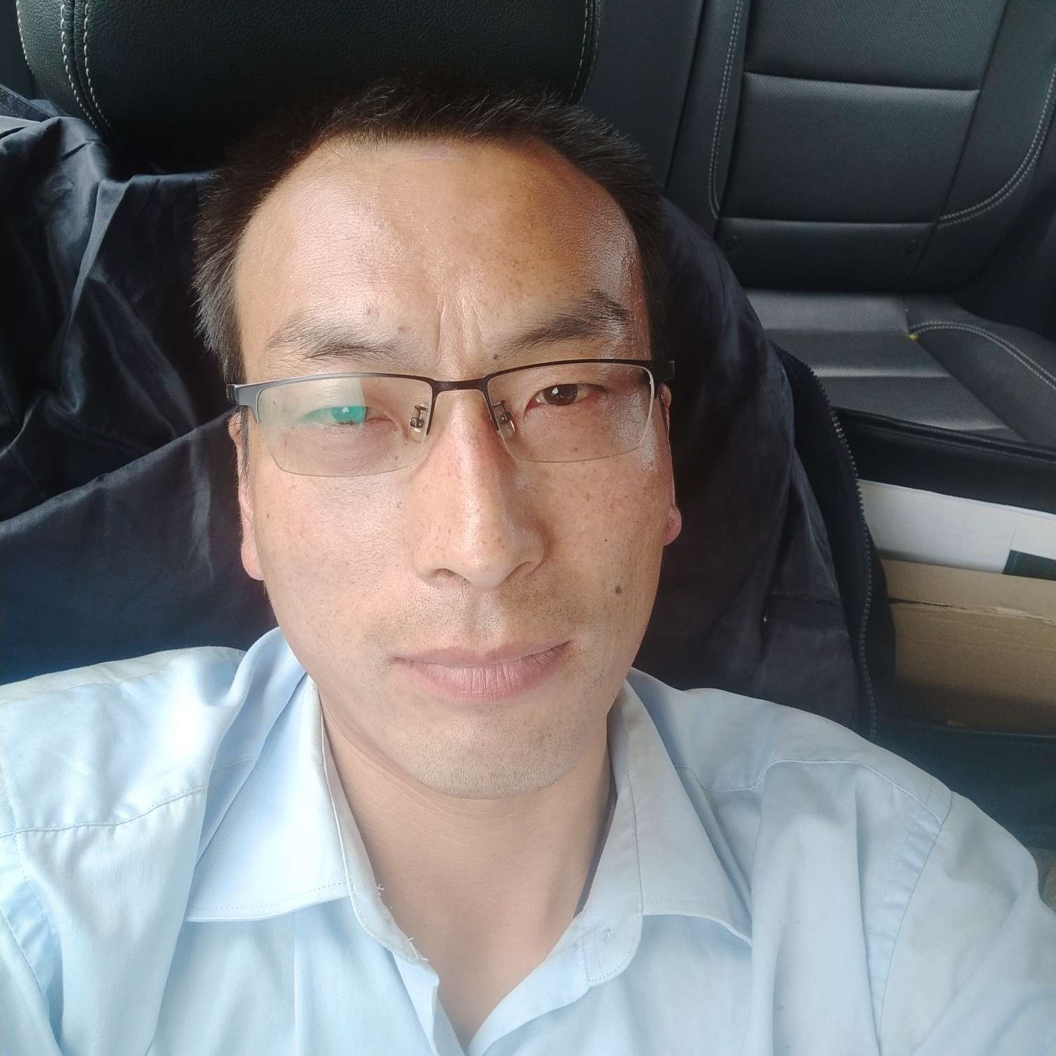 爱吃鱼的蚂蚱的照片