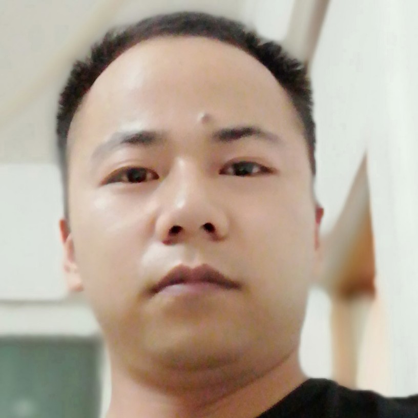 冷傲深拥哈密瓜的照片