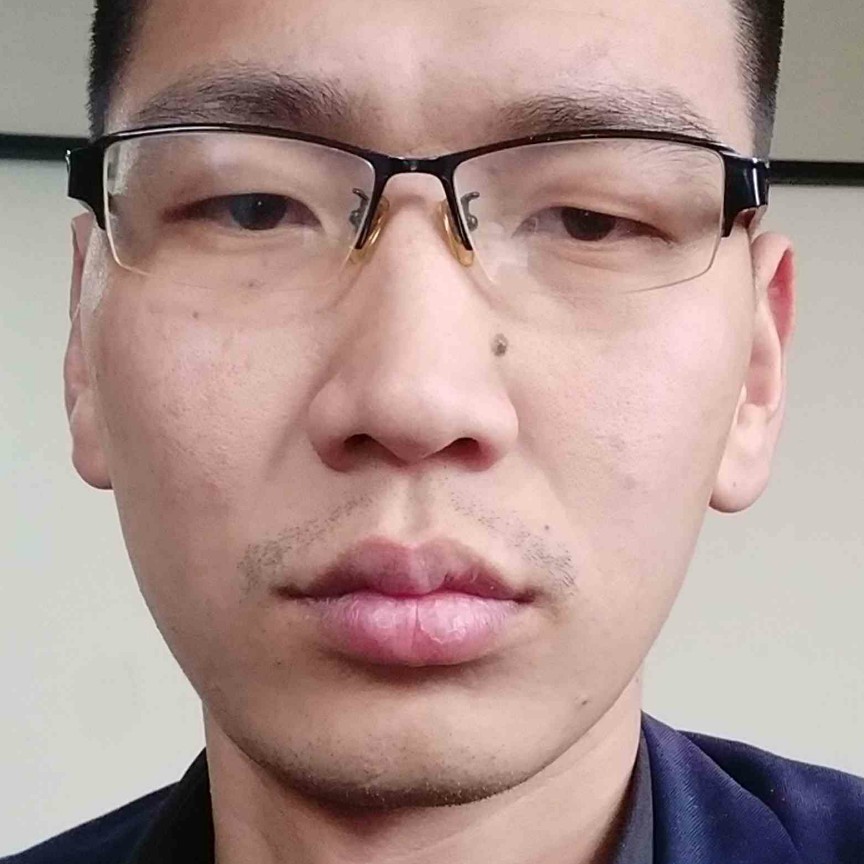 野性深拥自行车的照片