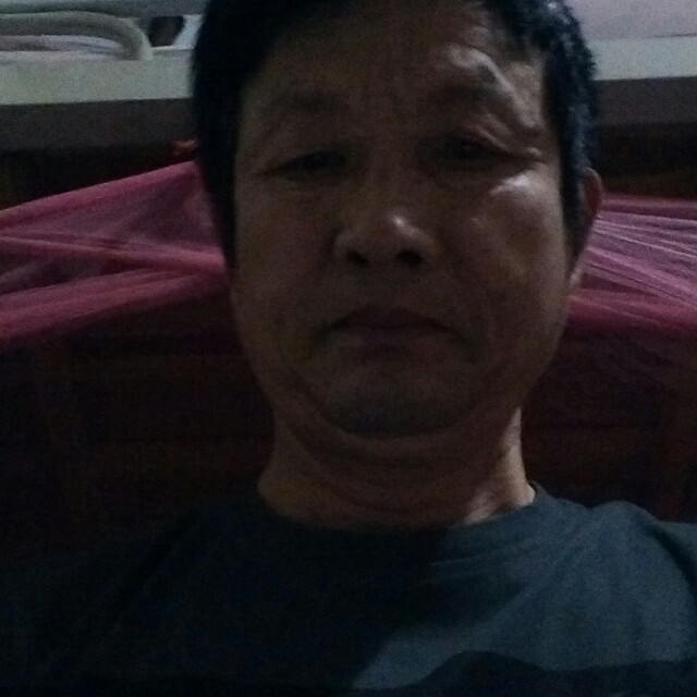 冷眸蹙眉寂寞的照片