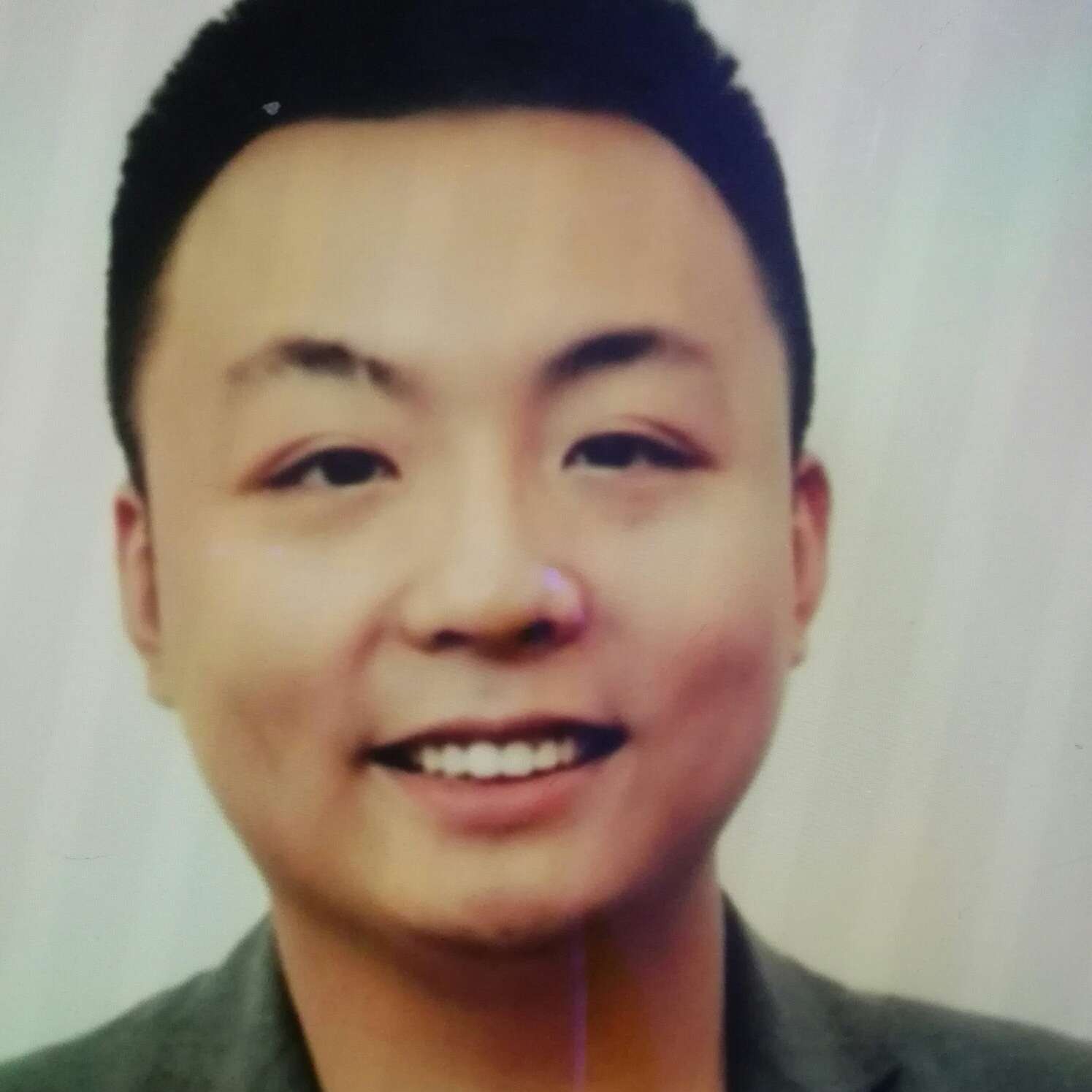 眼神蹙眉友好的照片