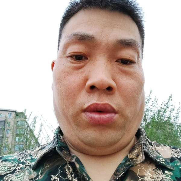 苗超伟的照片