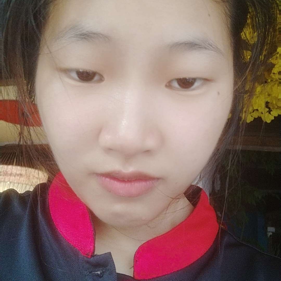 百褶裙愤怒的照片
