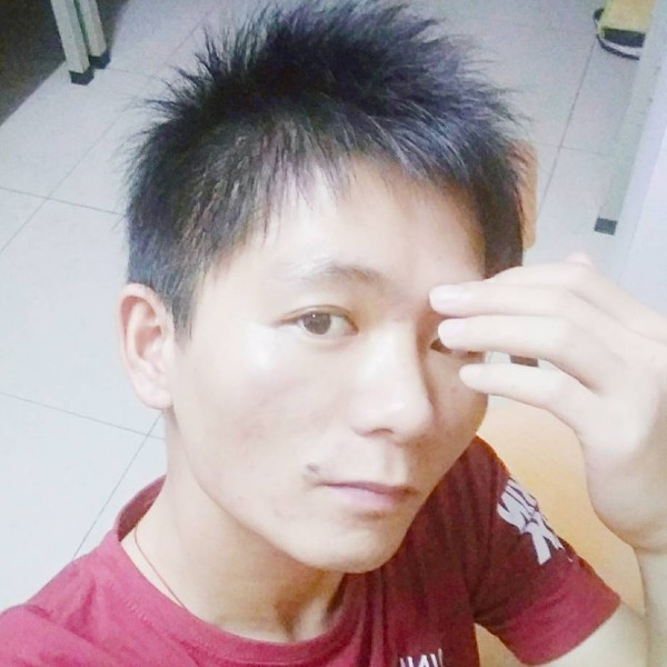 无双皓月的照片