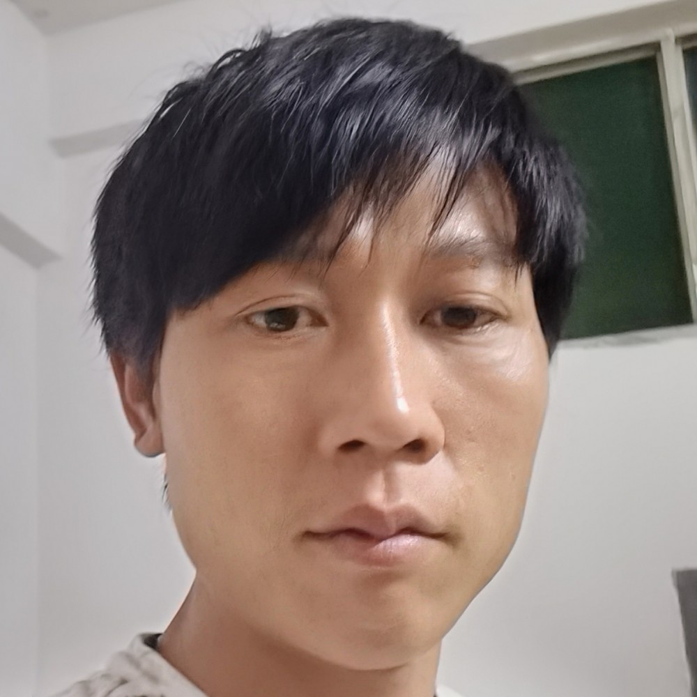 小伙打活泼的照片