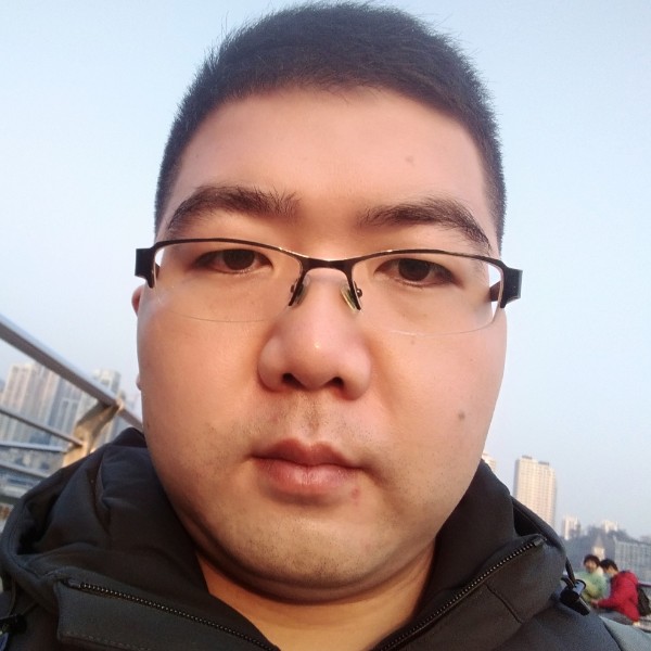 西牛笑孤独的照片