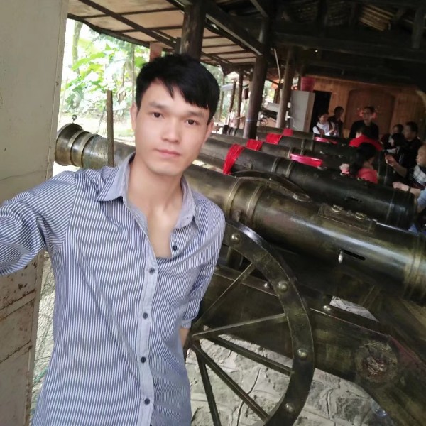 唐国谋的照片