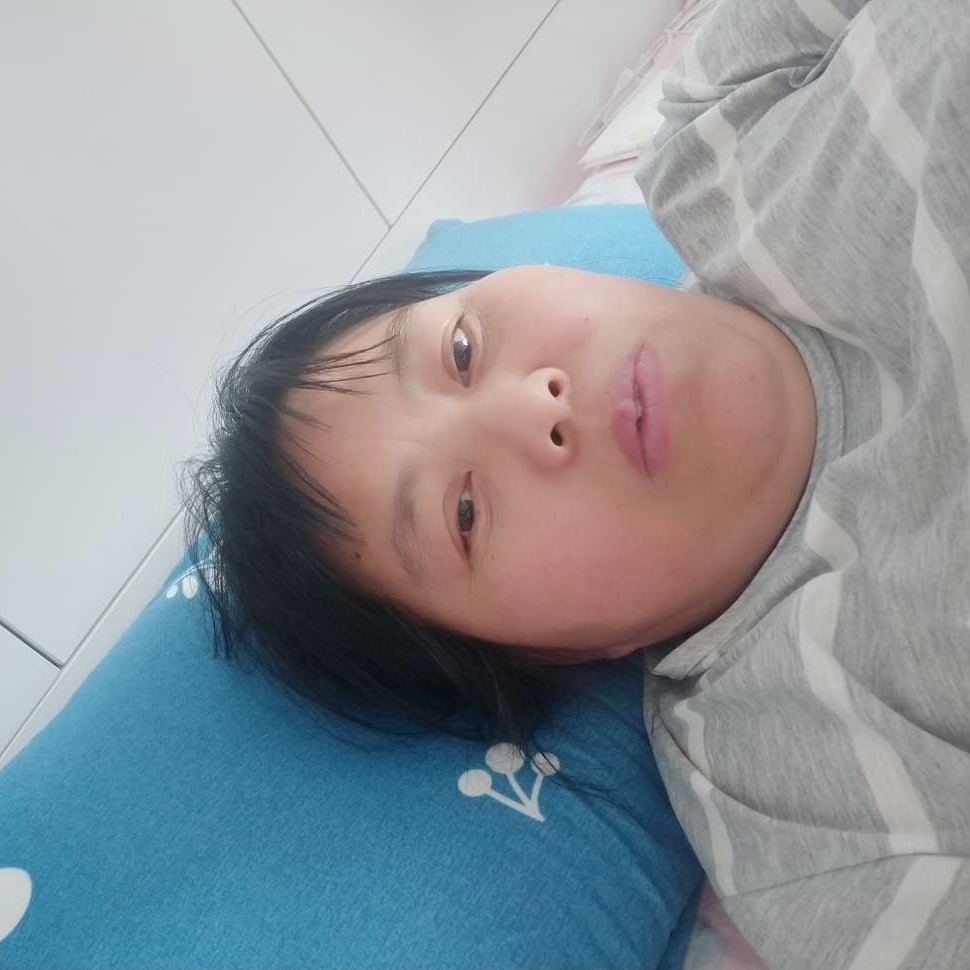 巨人笑过时的照片