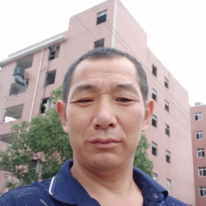 平湖蹁跹缠绵的照片
