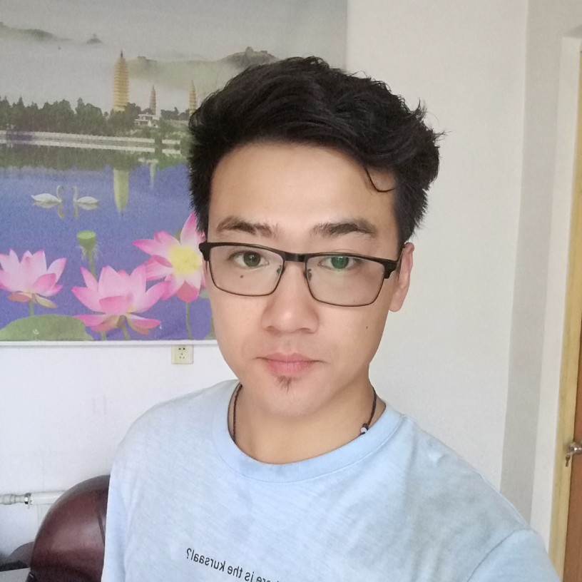 年轻啤酒的照片