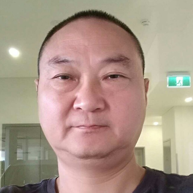 查理钱的照片