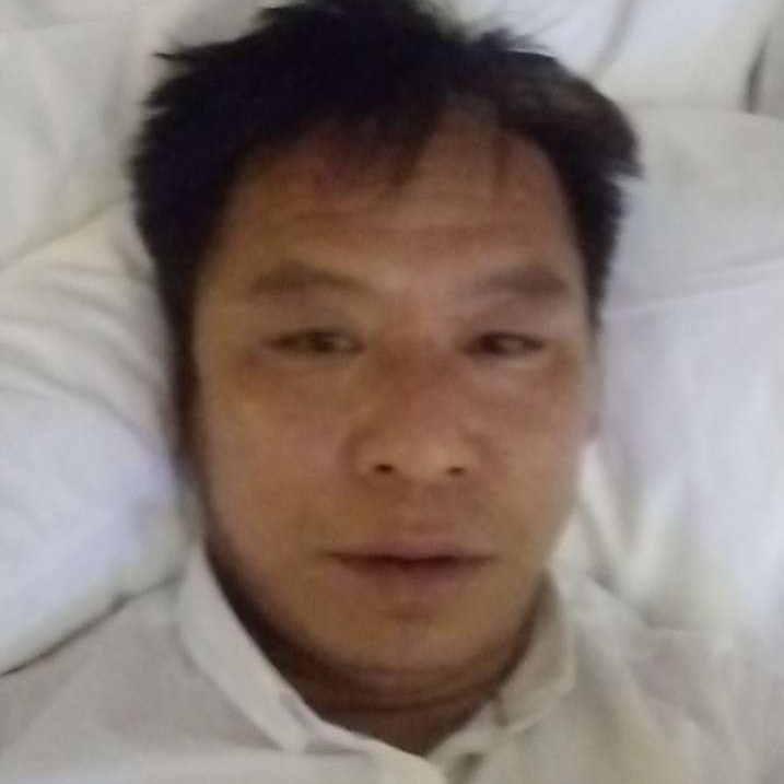 忧郁笑台灯的照片