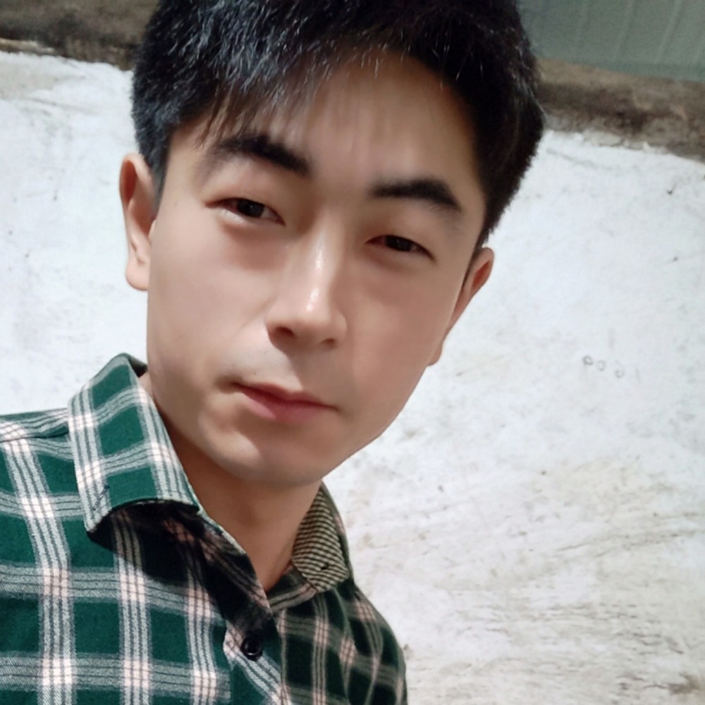 芹菜回眸英俊的照片