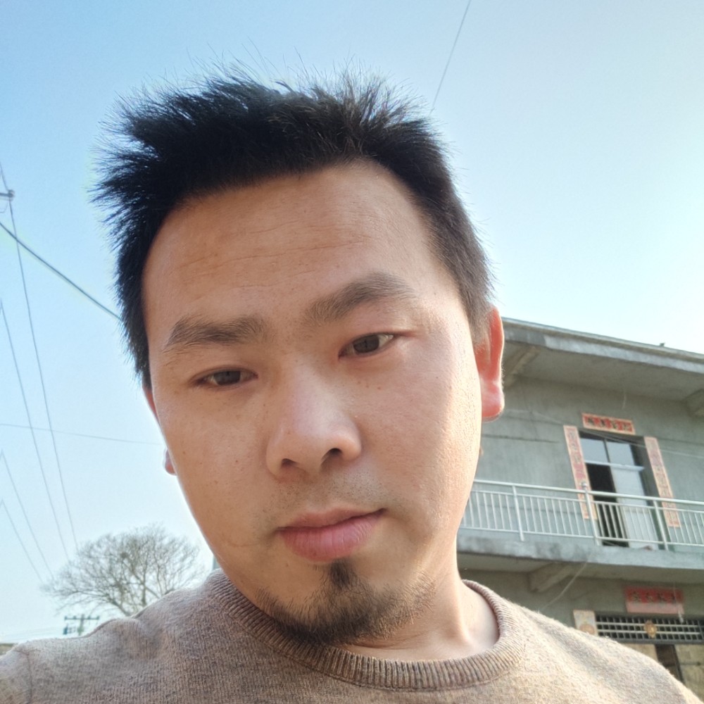 天真踢含羞草的照片