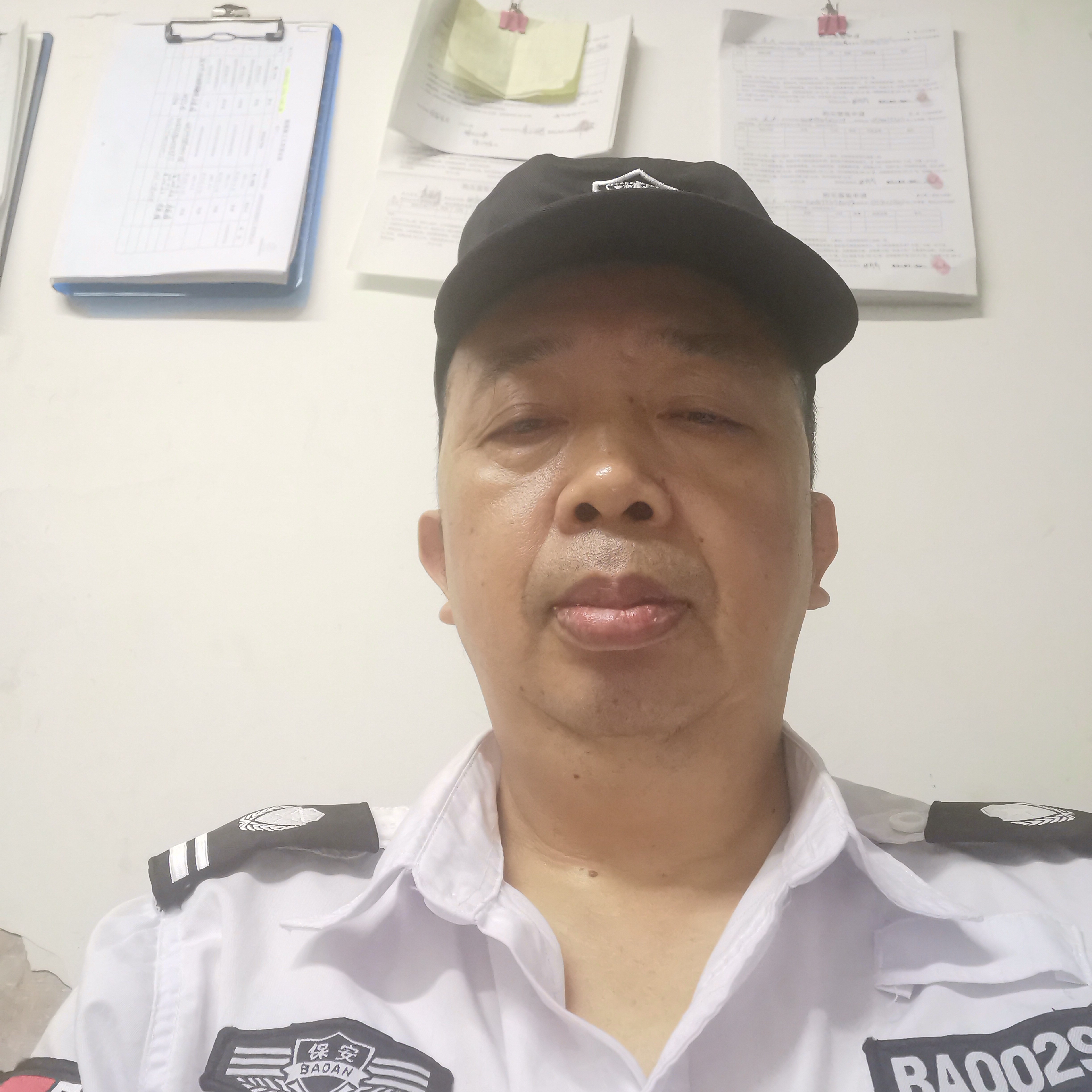 认真忘忧小朋的照片