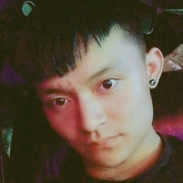 刻苦扯路灯的照片