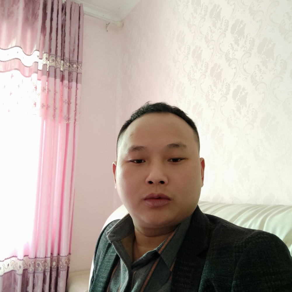 鞋子笑开心的照片