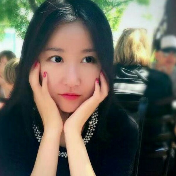 迁就一下她的照片