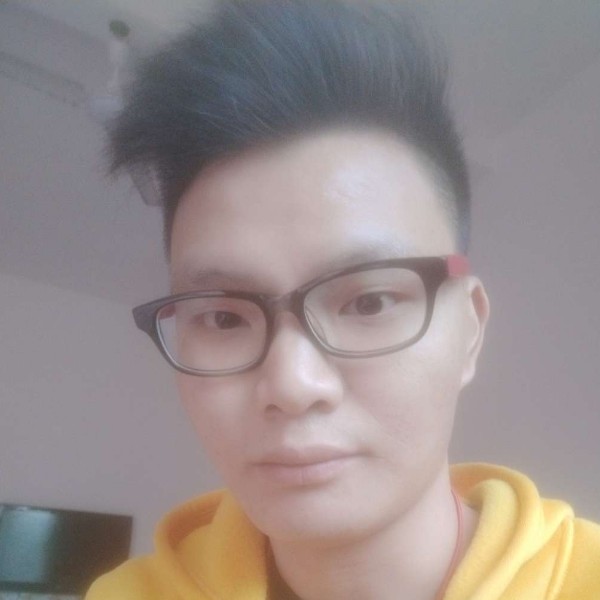 路人漫步流年的的照片