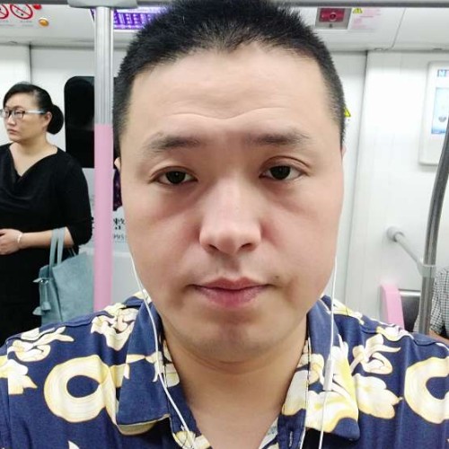 有人吃鸡的照片