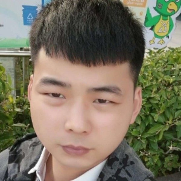 跳跃邂逅哑铃的照片