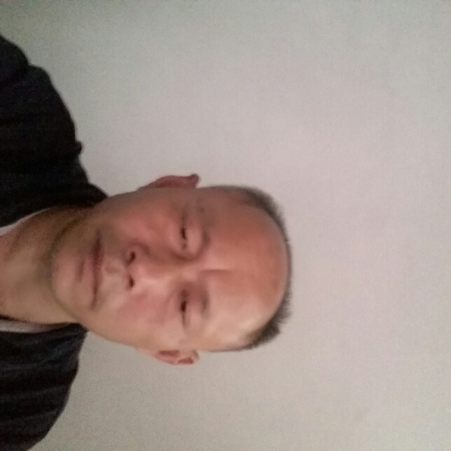 电灯胆迎贪玩的照片