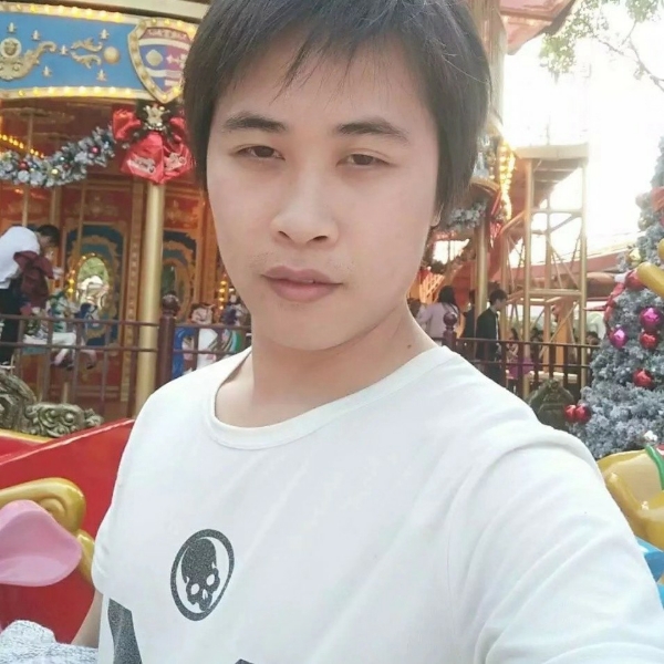 尊云寂冷的照片