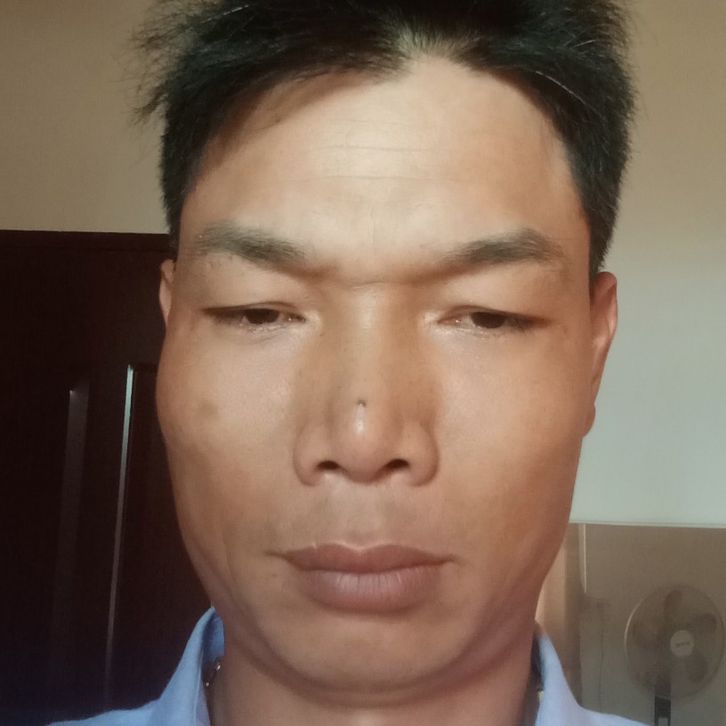 鞋子打傲娇的照片