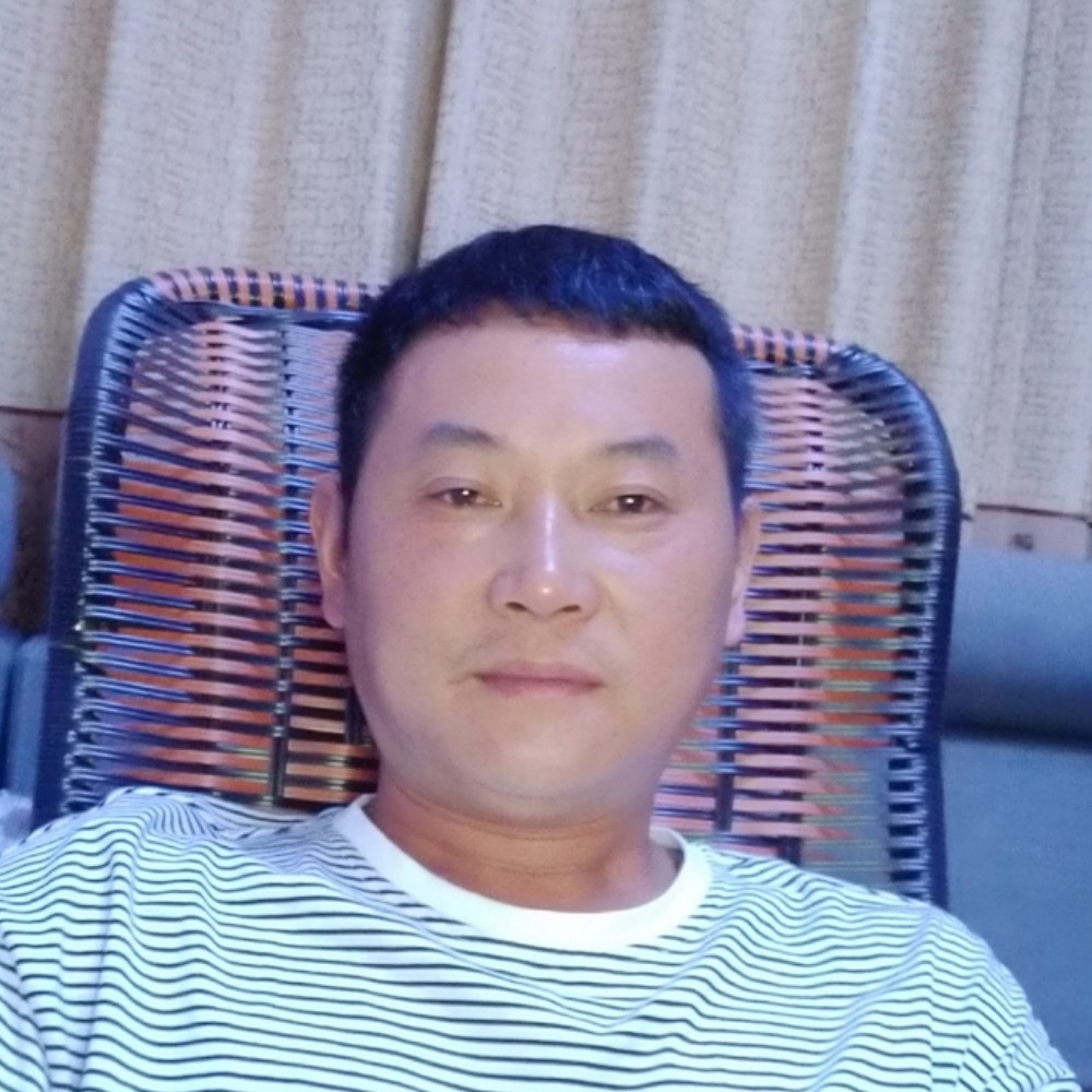 天上飘来的雪花的照片