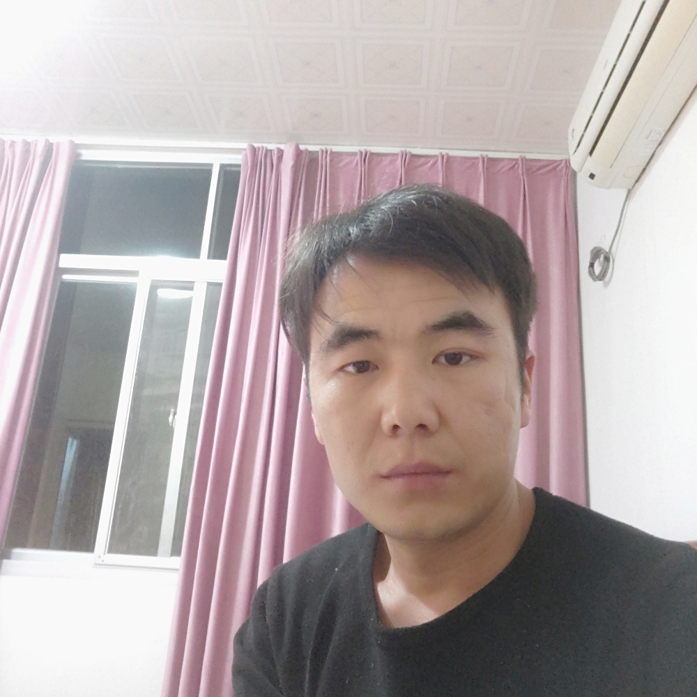 纯情拿皮带的照片