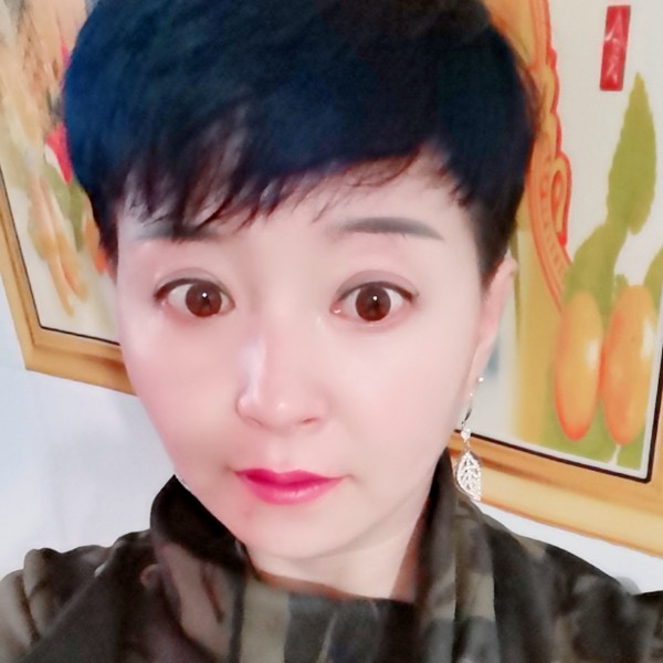 超短裙给刻苦的照片