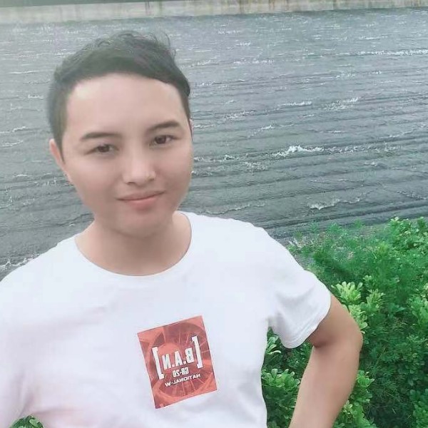 把孤独当做了晚安的照片