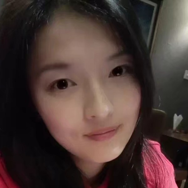 细闻幽香的照片