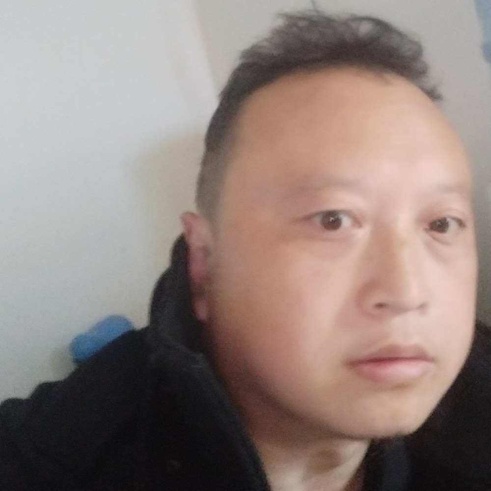 孤独浅吻戒指的照片