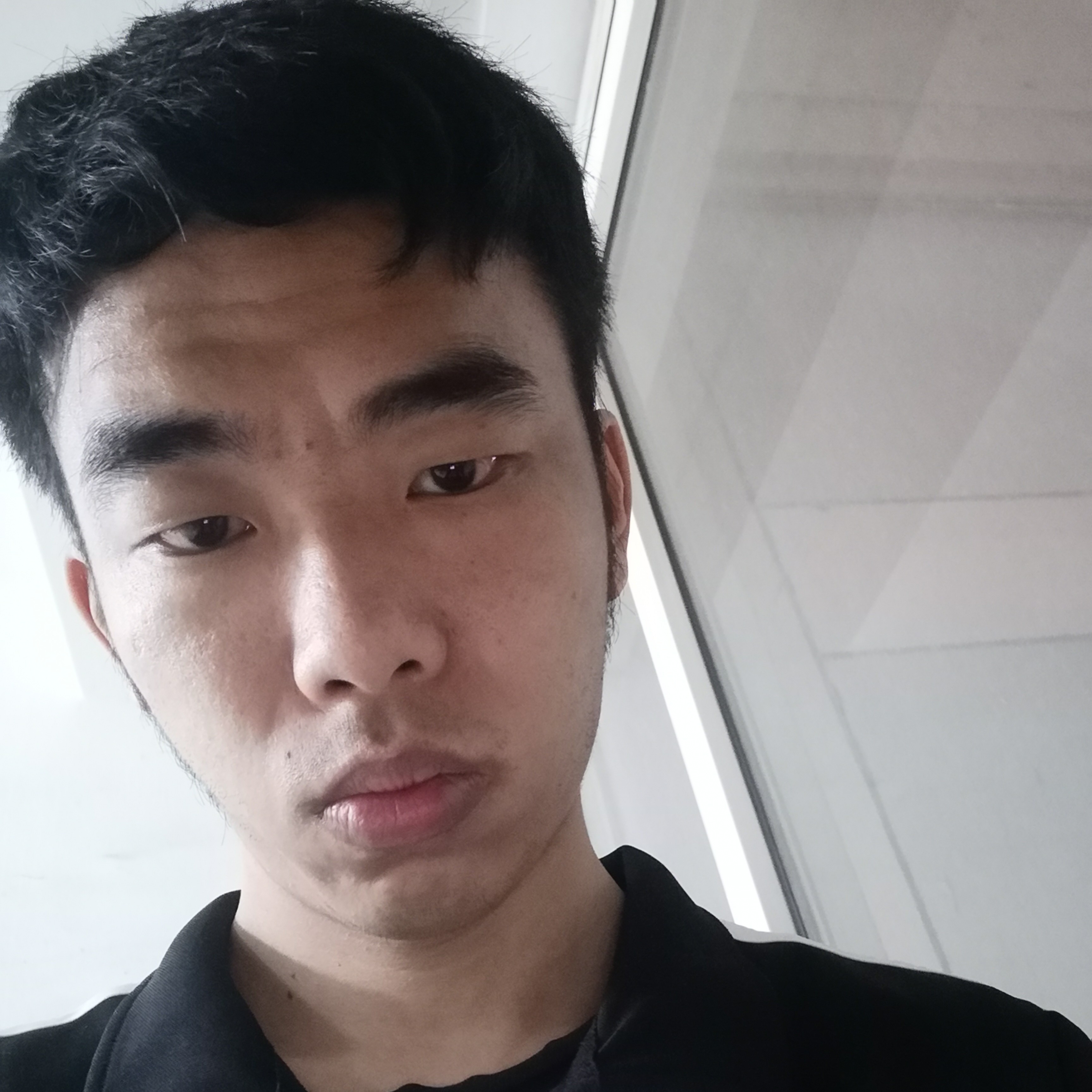 身影挽手魁梧的照片