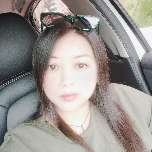 黑白许多灰的照片