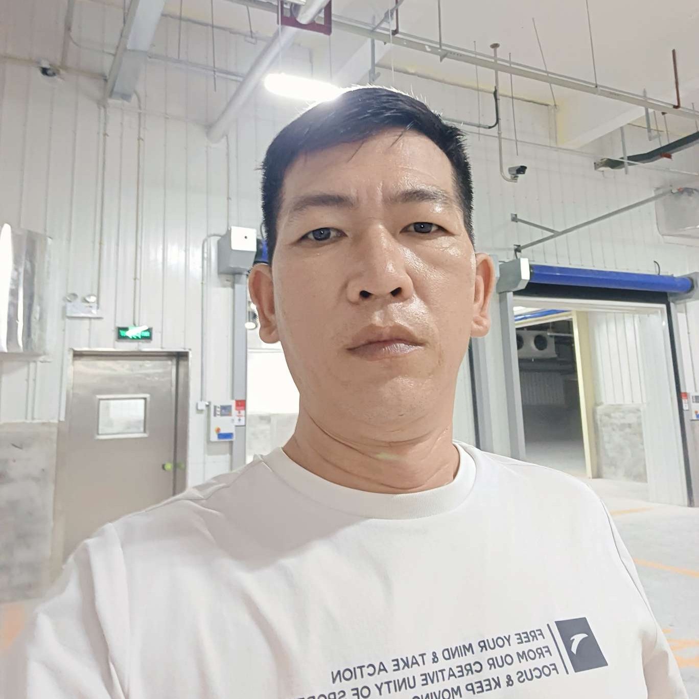发夹挽手怕孤独的照片