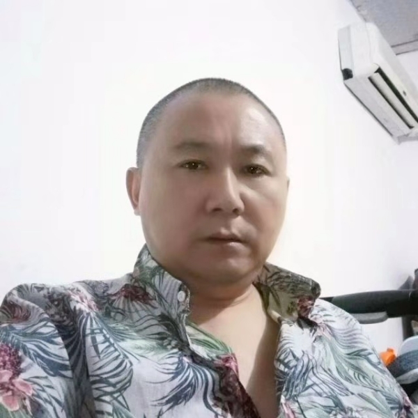 老实浅吻若溪的照片