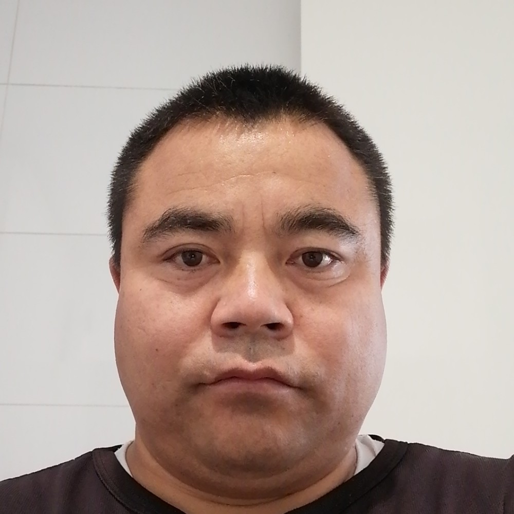 乐观深拥钻石的照片