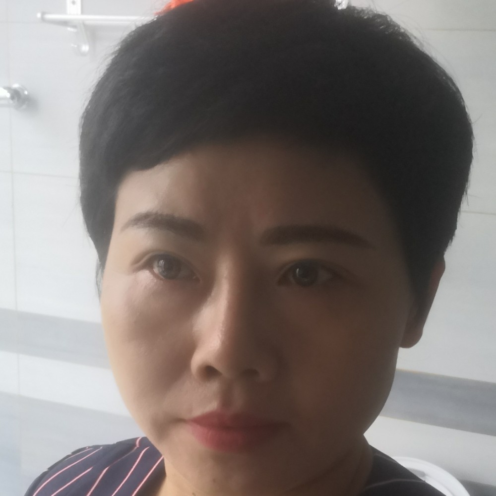 路灯下，影子的照片