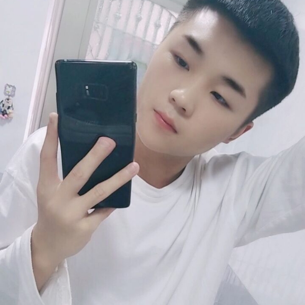 朴素爱女王的照片
