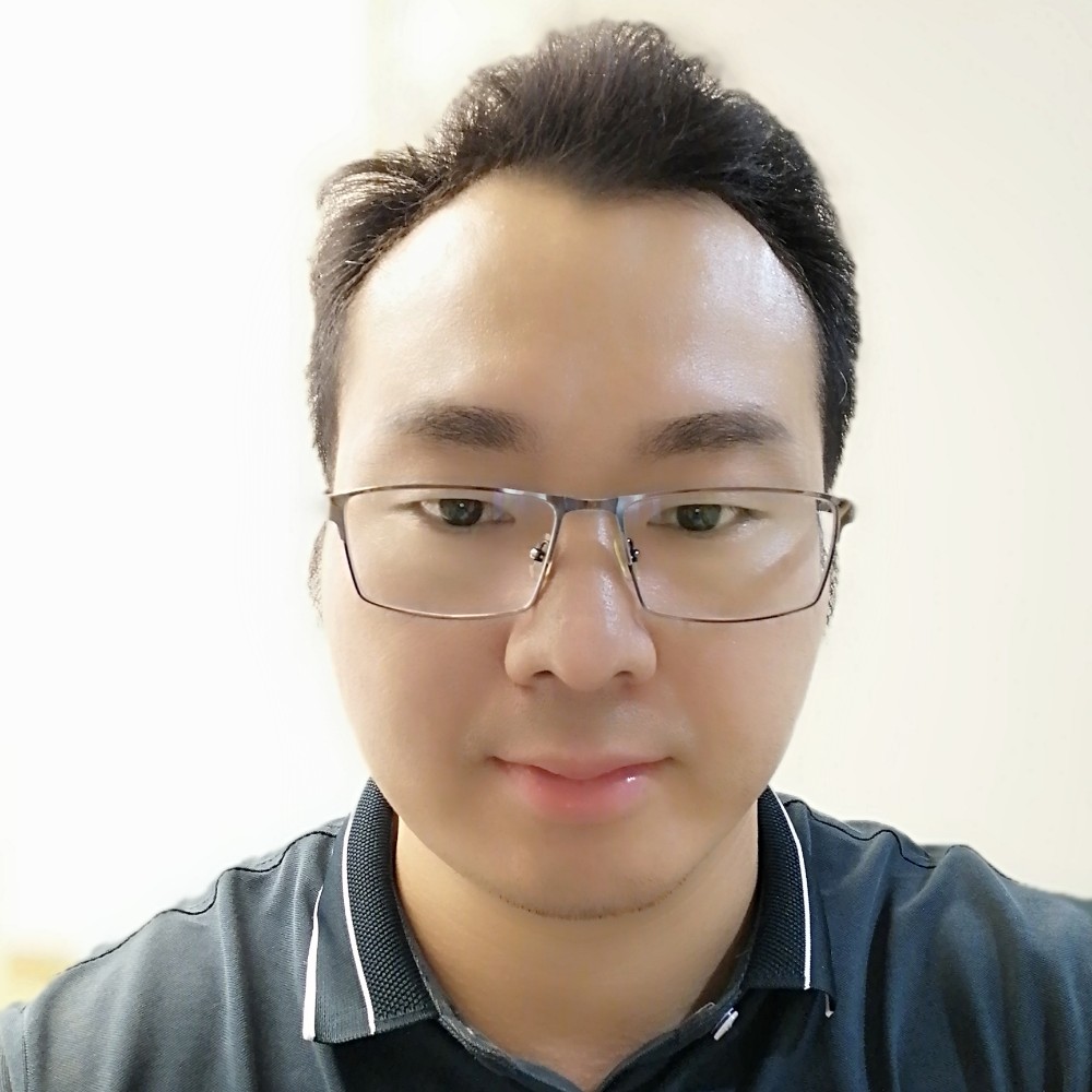 鲜花深拥长情的照片