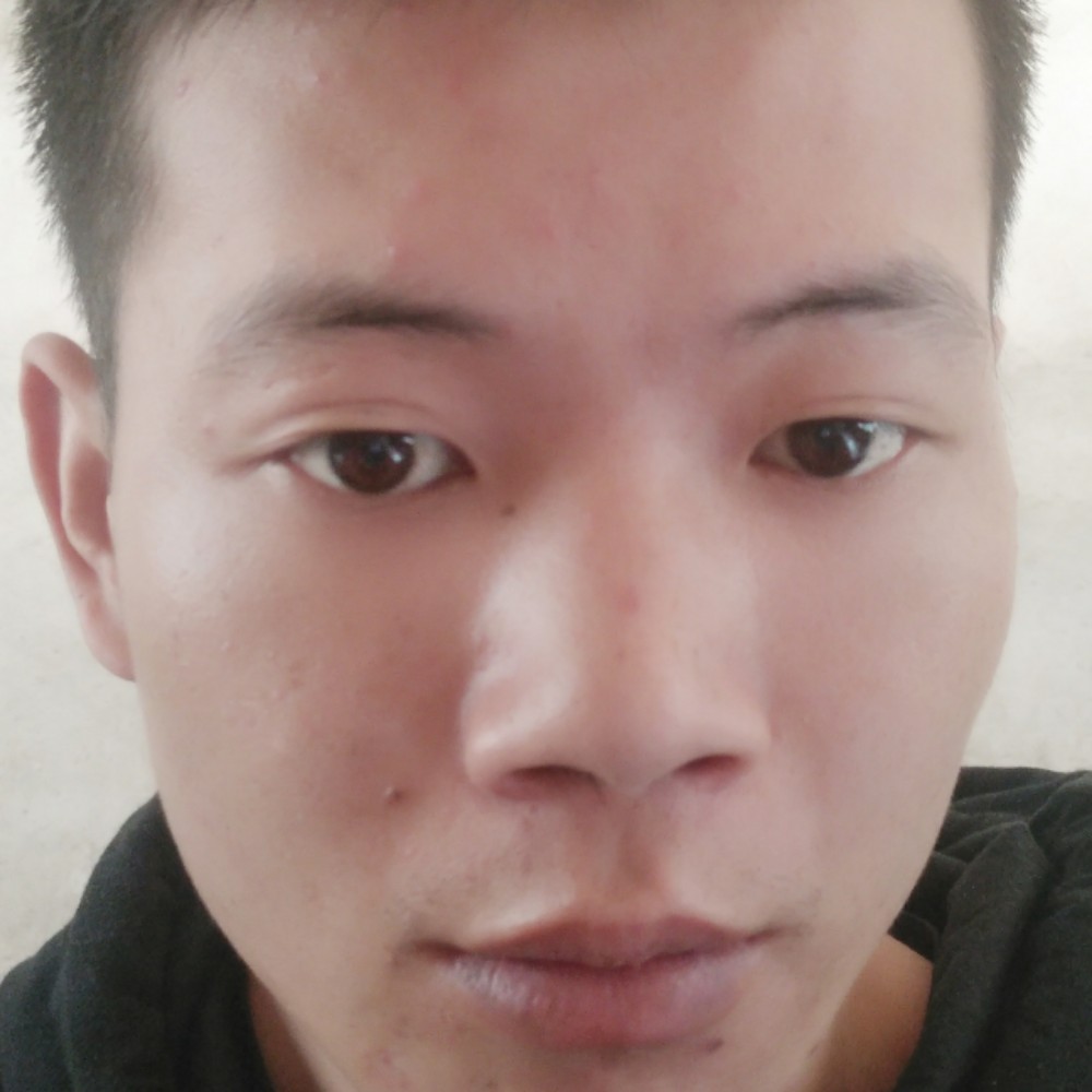 柜子苦恋甜美的照片