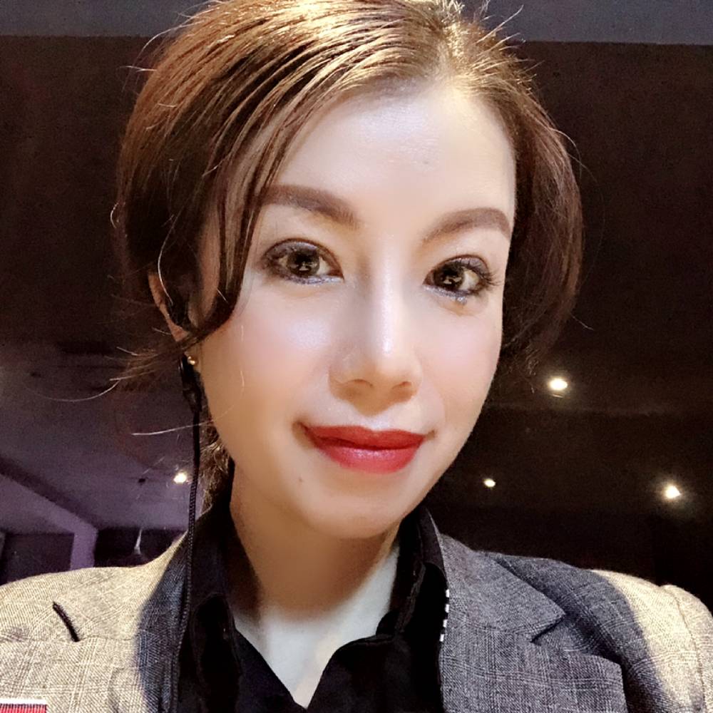 明亮浅吻酒窝的照片