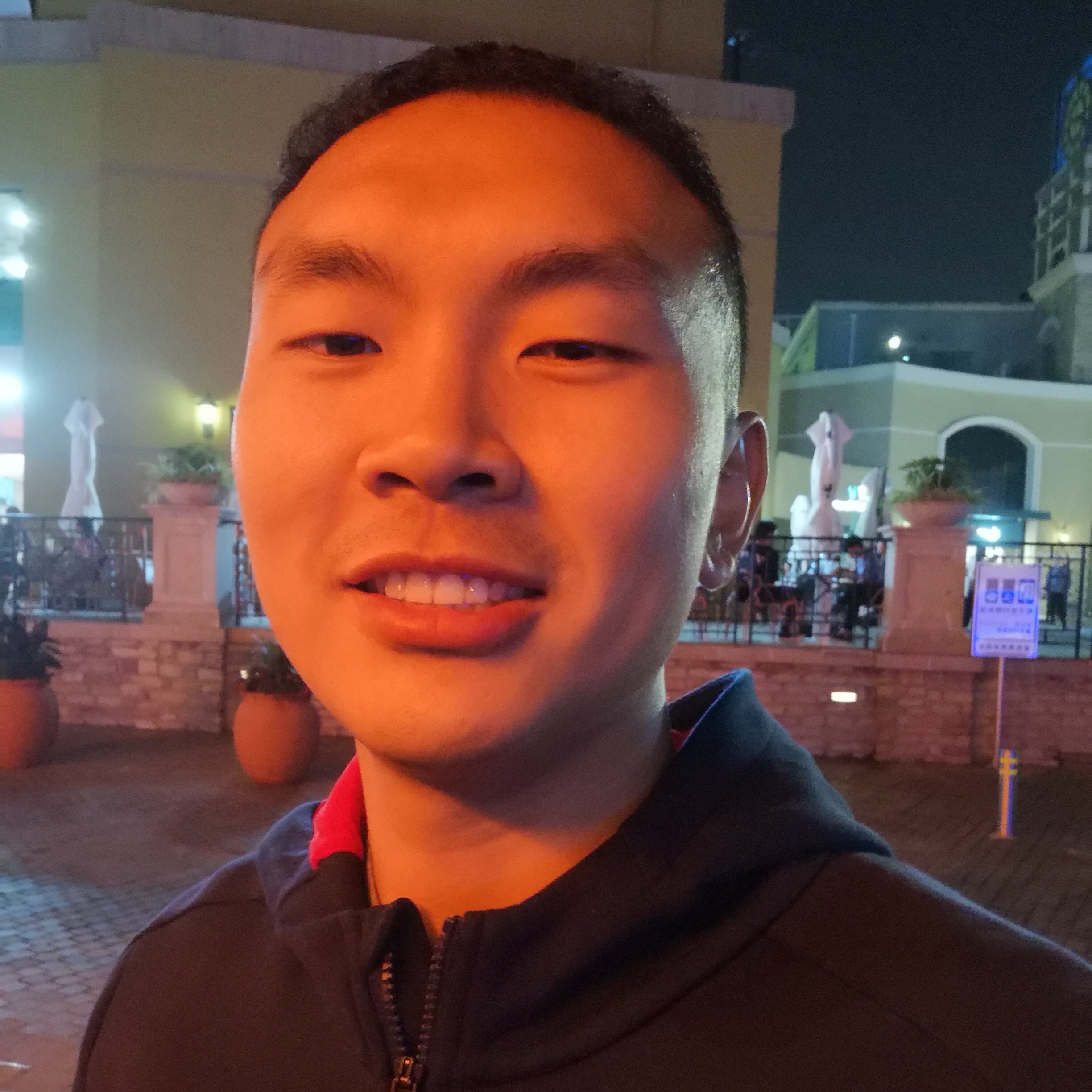 浅陌那明理的照片