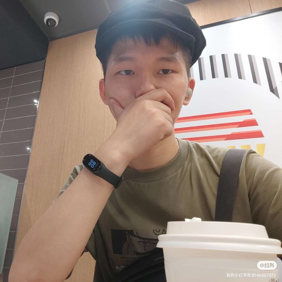 弹钢琴de凯文的照片