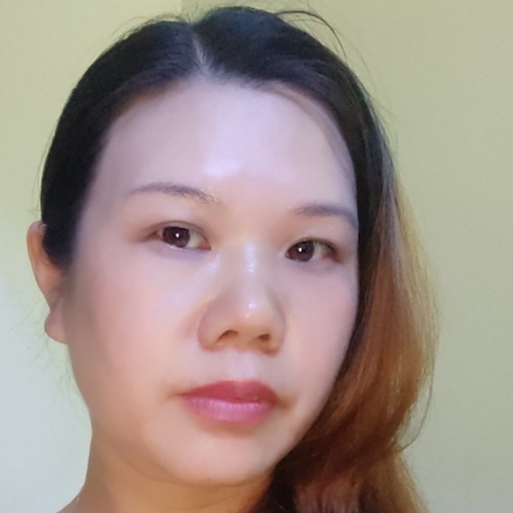 在秋季中收获的照片